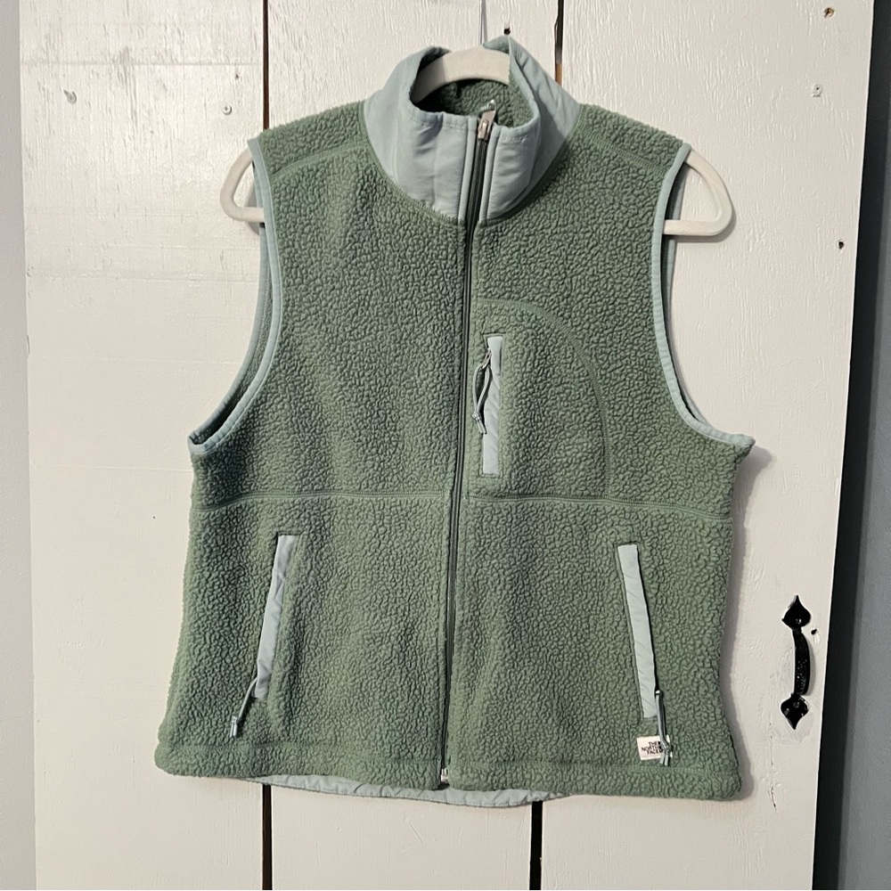 The North Face Womens Cragmont Fleece Vest Laurel Wreath Green Size Large